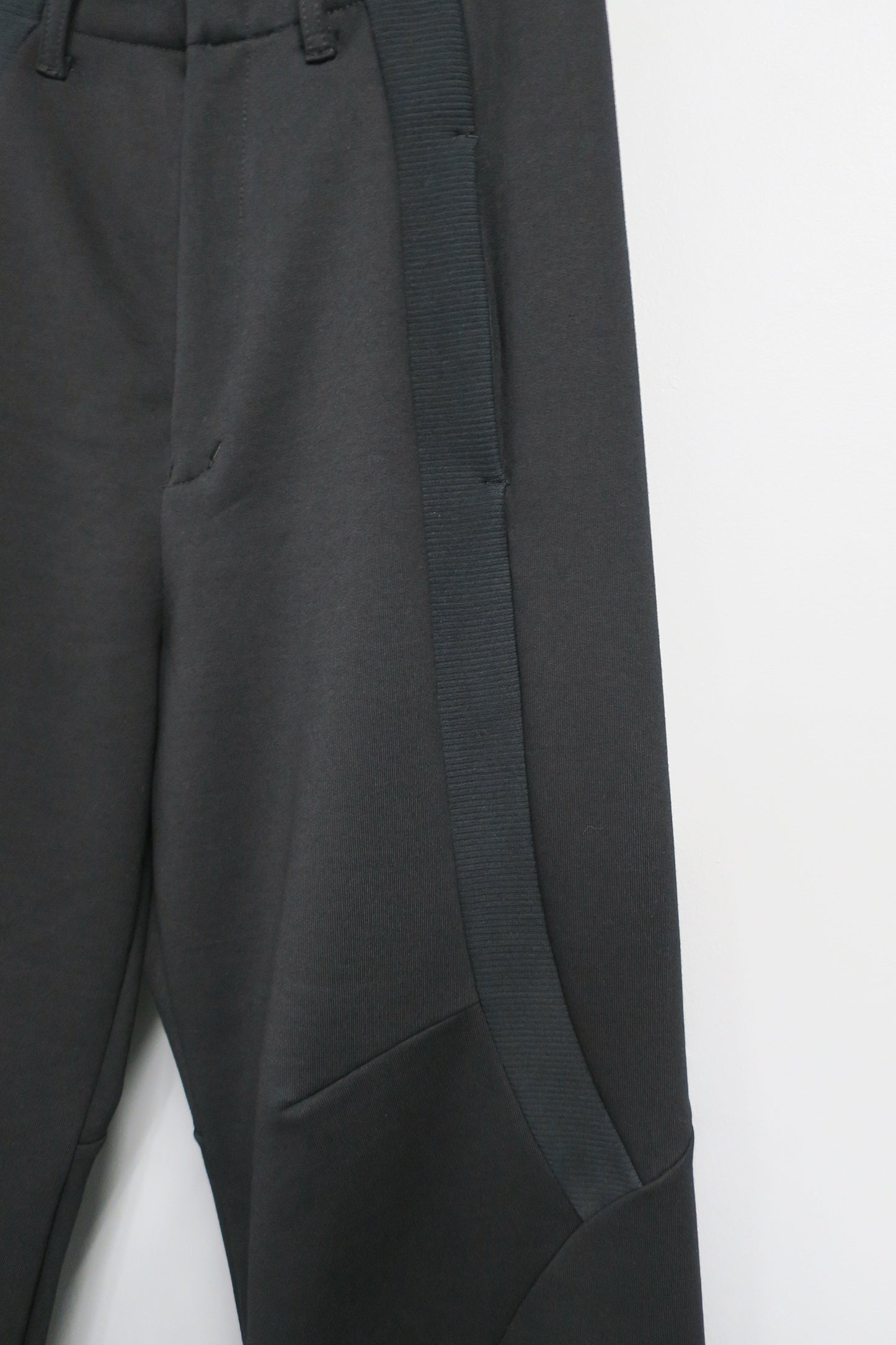 【SALE】THREE-D JERSEY TROUSERS / BLACK