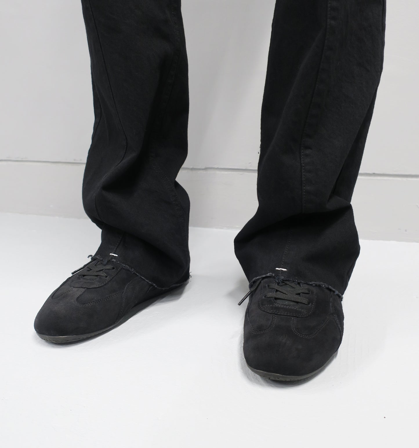 WING CUT DENIM PANTS / BLACK