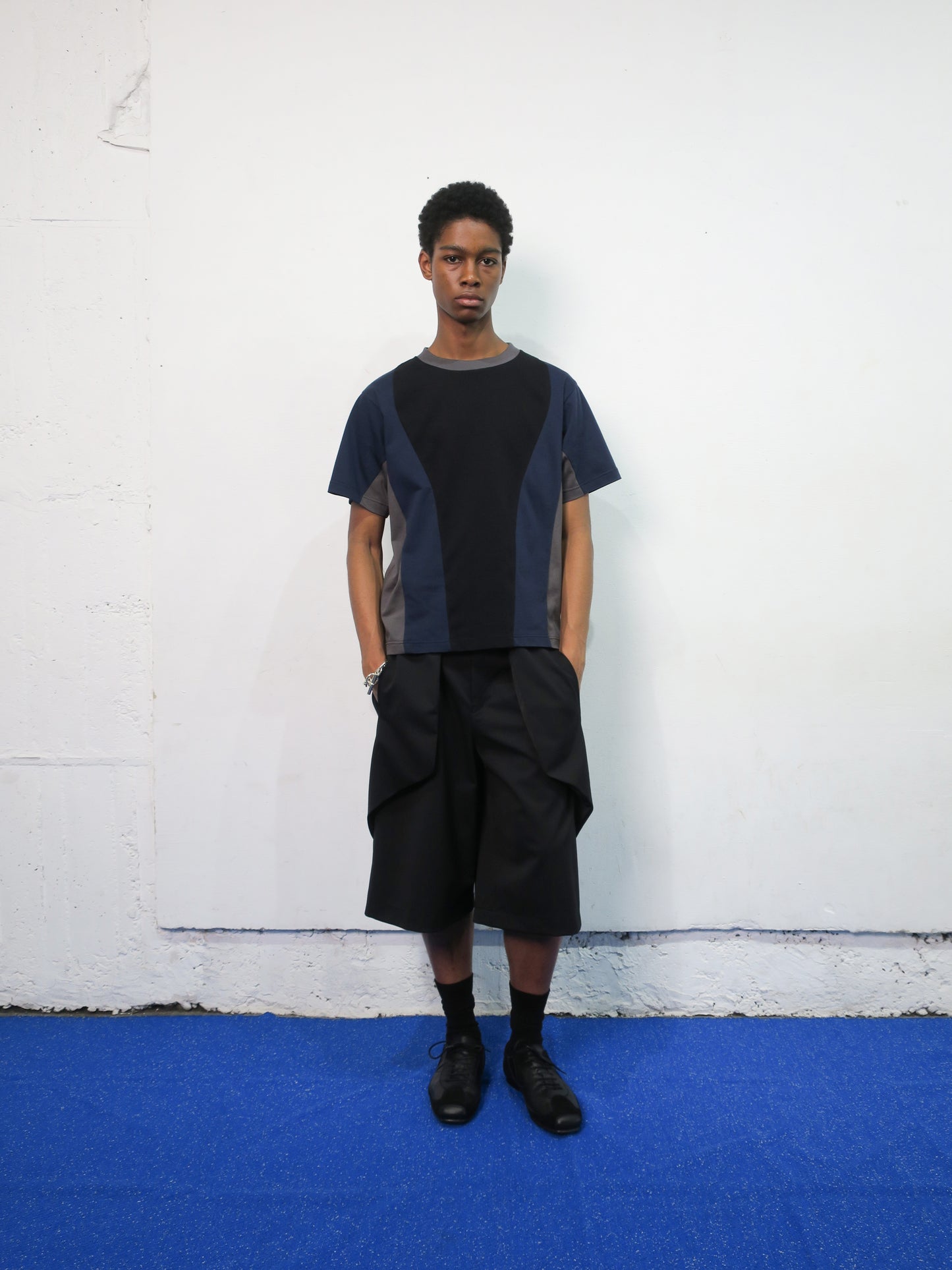 GRADIENT COLOR T- SHIRTS / BLACK
