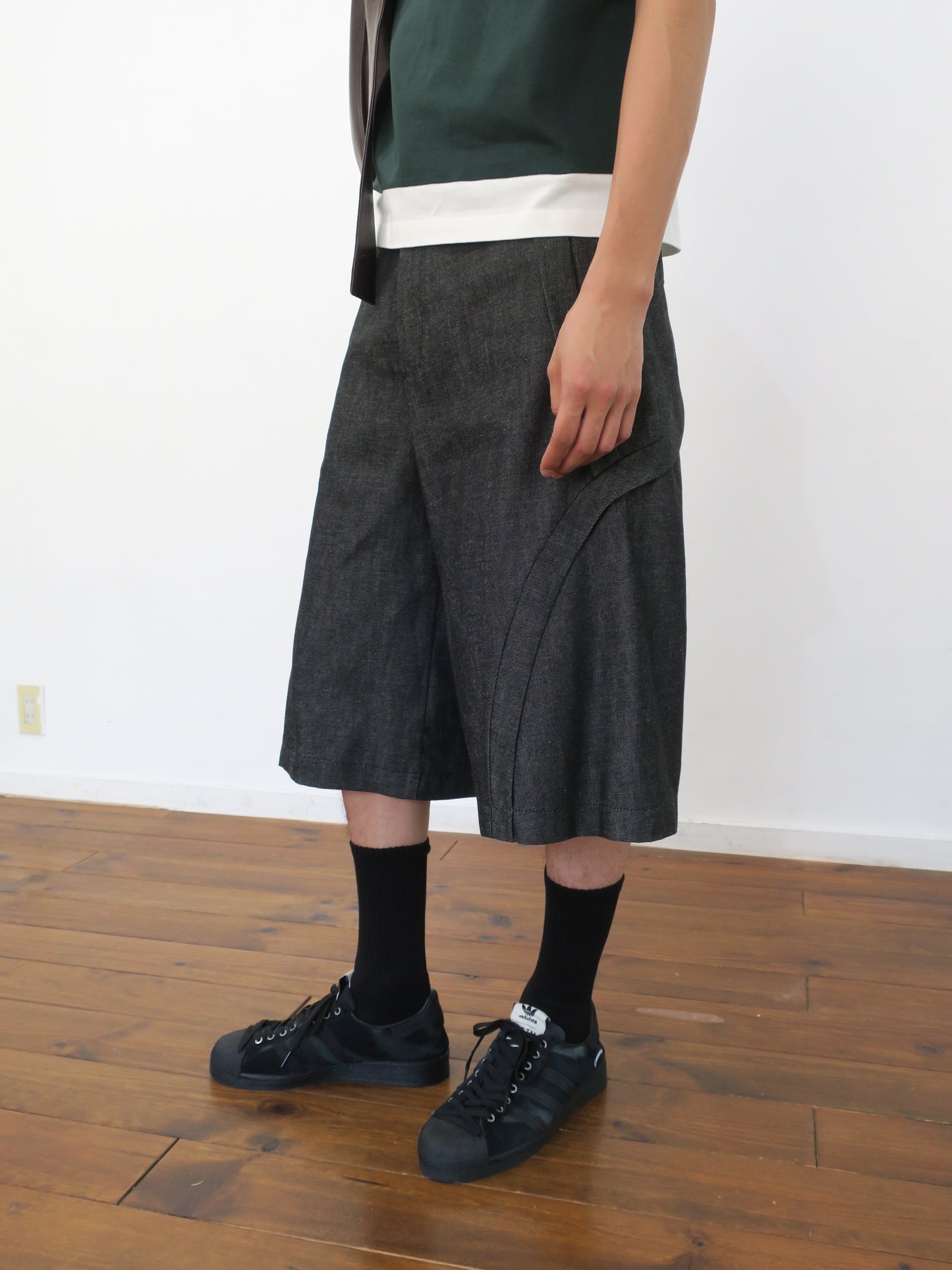 【RE-STOCK】11oz WASHED DENIM THREE-D STREAM CROPPED WIDE TROUSERS / BLACK
