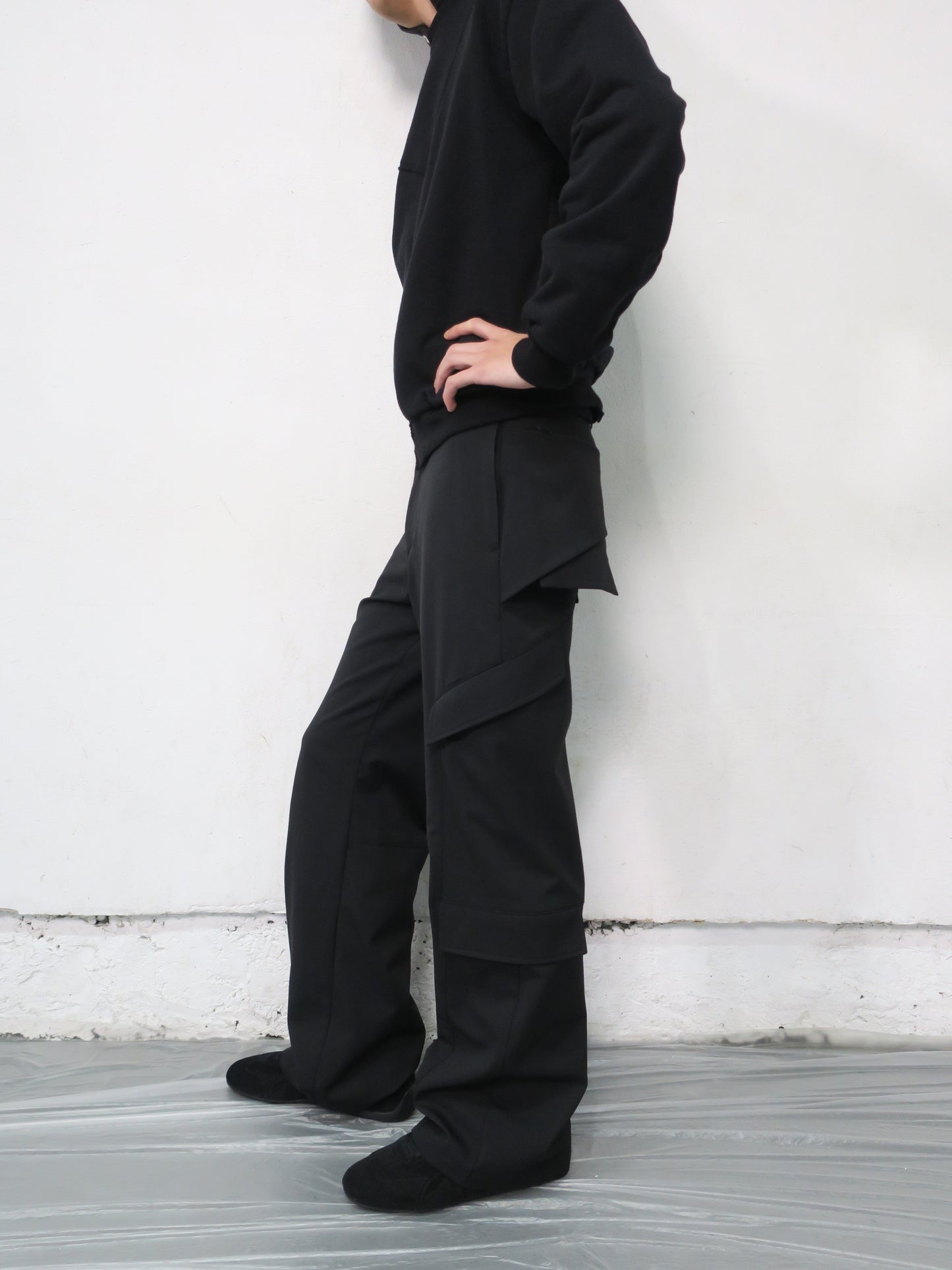 STRUCTURED UTILITY TROUSERS / BLACK