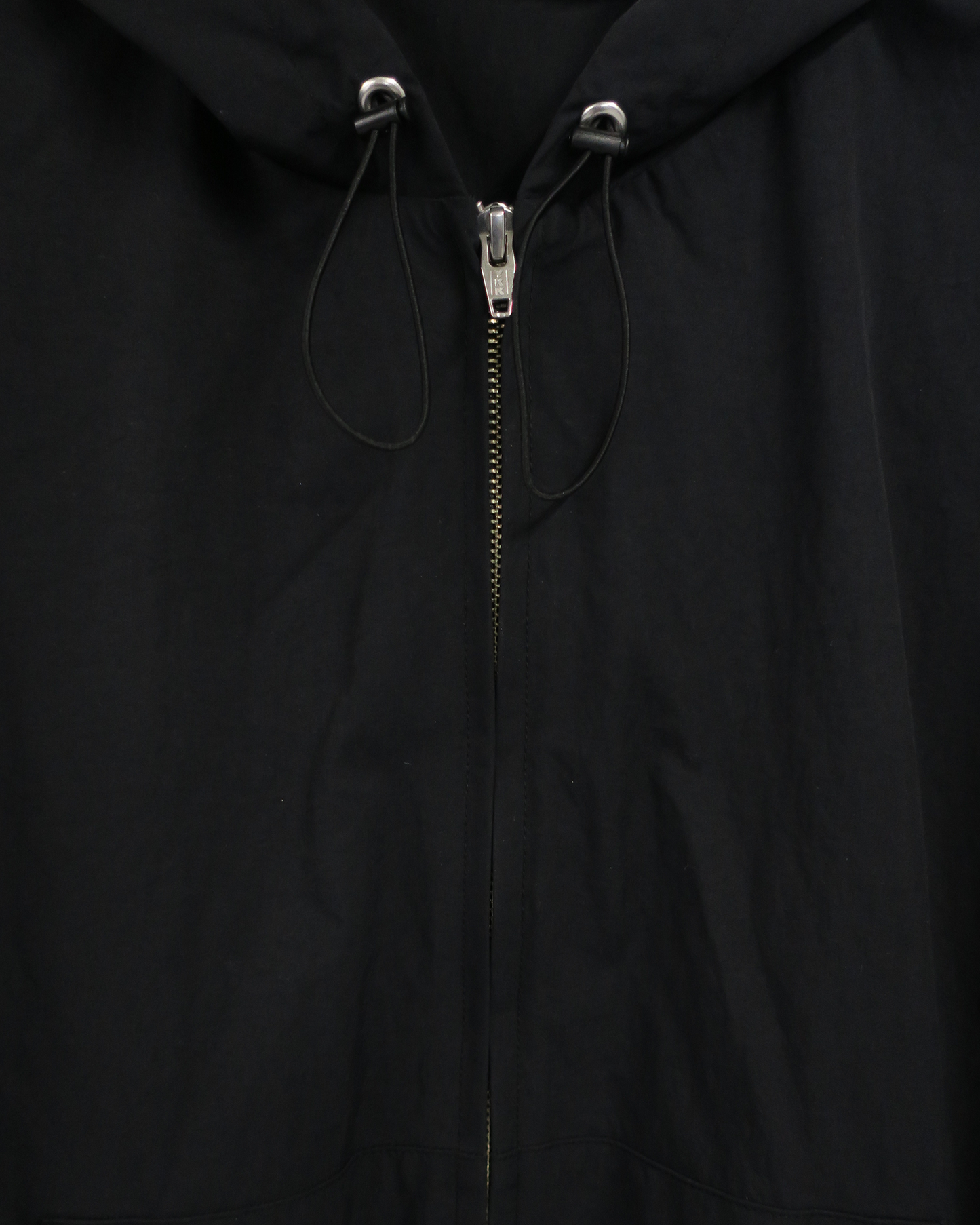 BRIMMED NYLON ZIP HOODIE/ BLACK