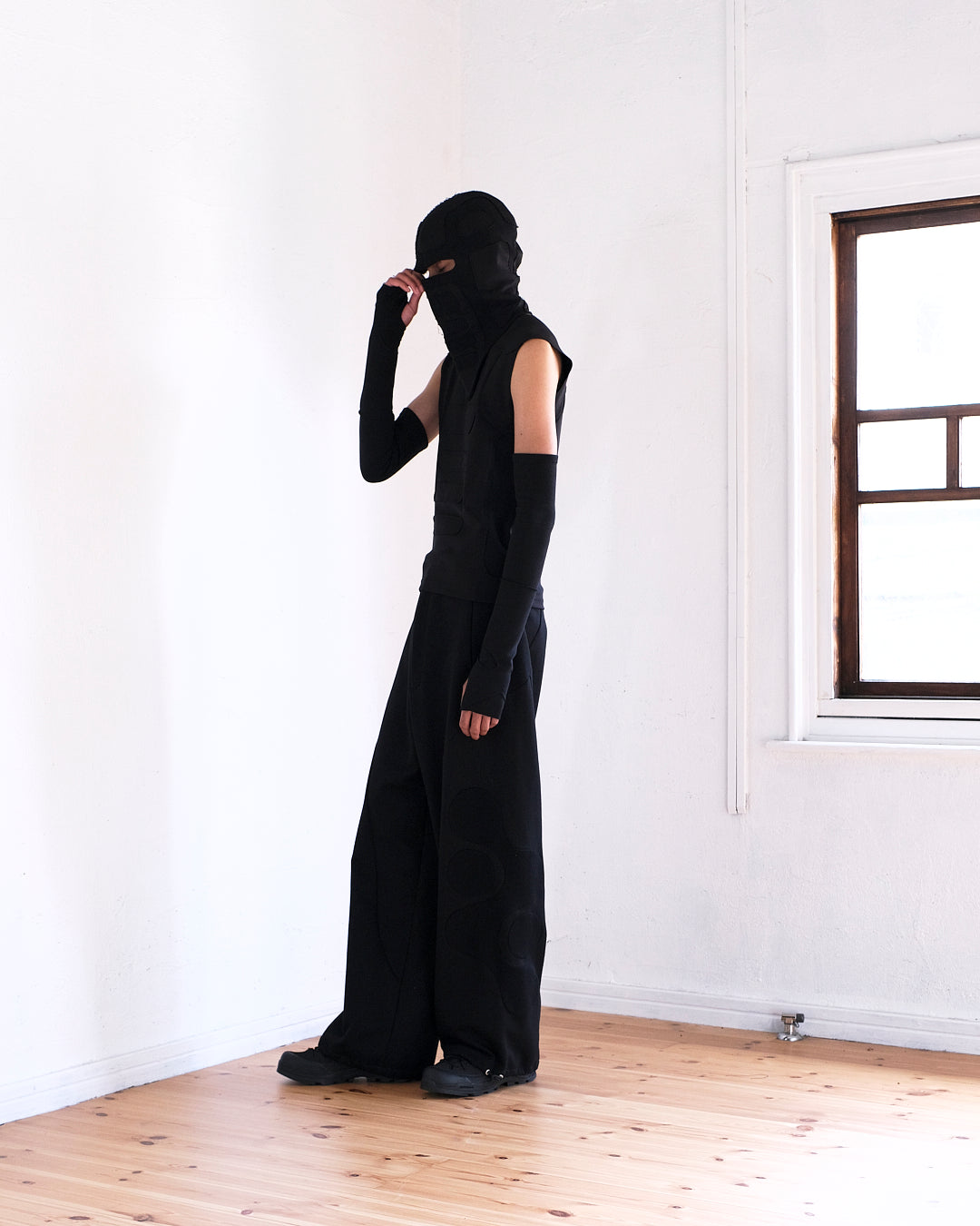 【SALE】AVA WATAR DEFORMATION TROUSERS / BLACK