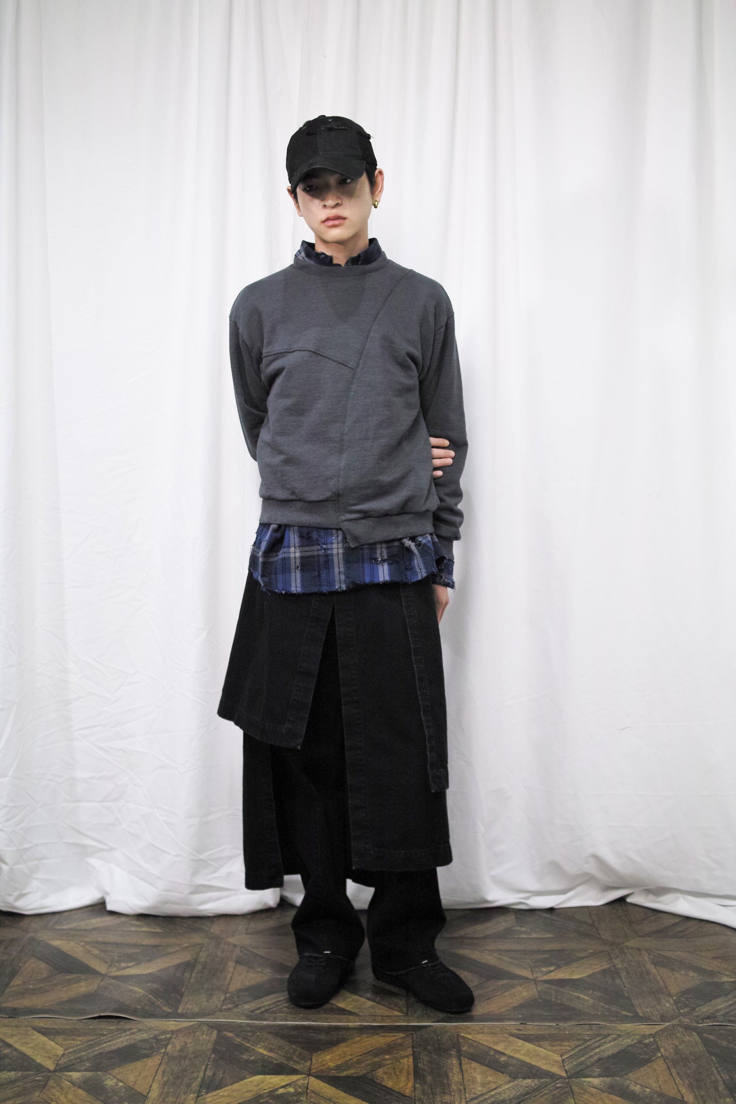 LAYERED DENIM WRAP SKIRT / BLACK
