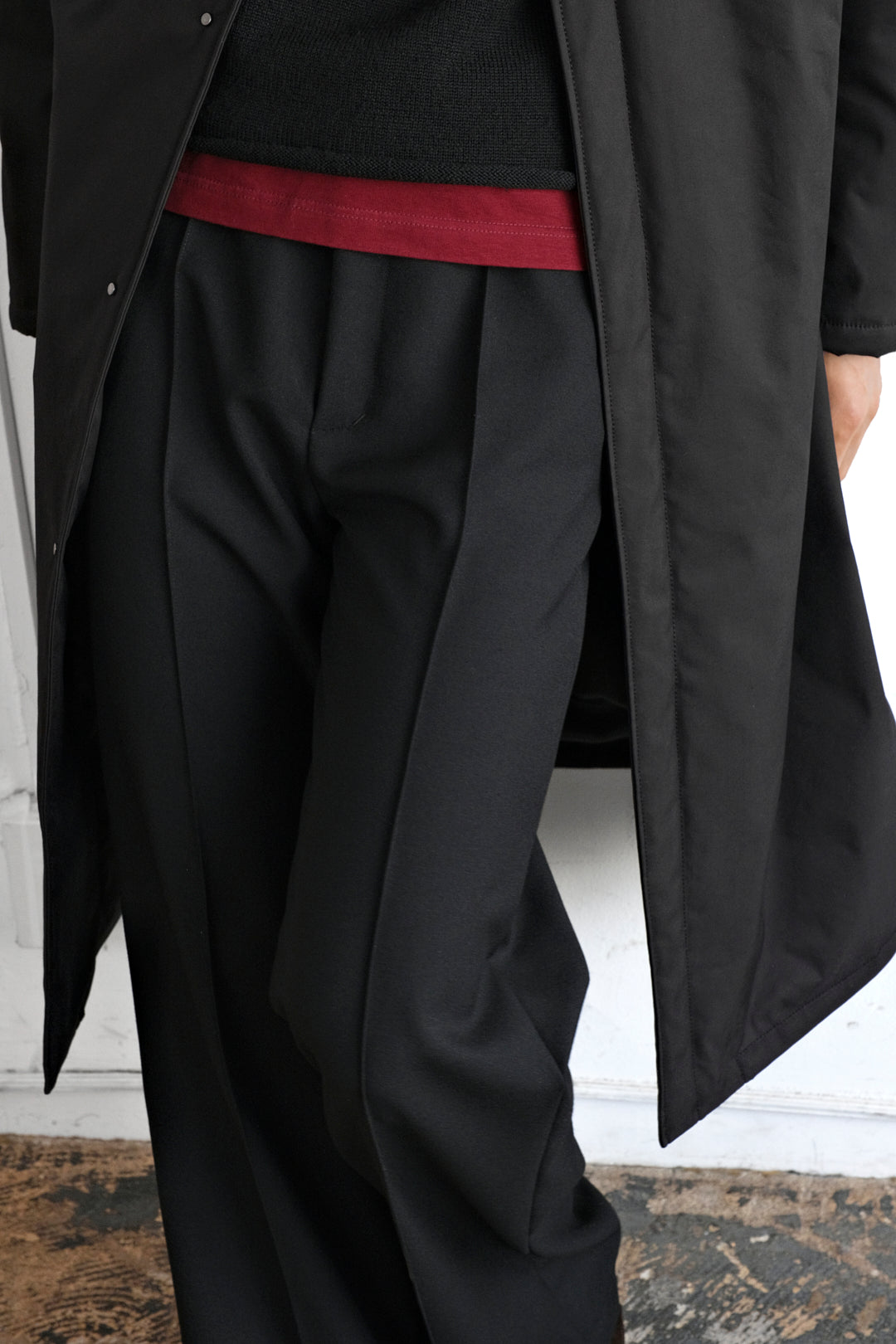 TRADITIONAL GABARDINE PIN-TUCK TROUSERS / BLACK