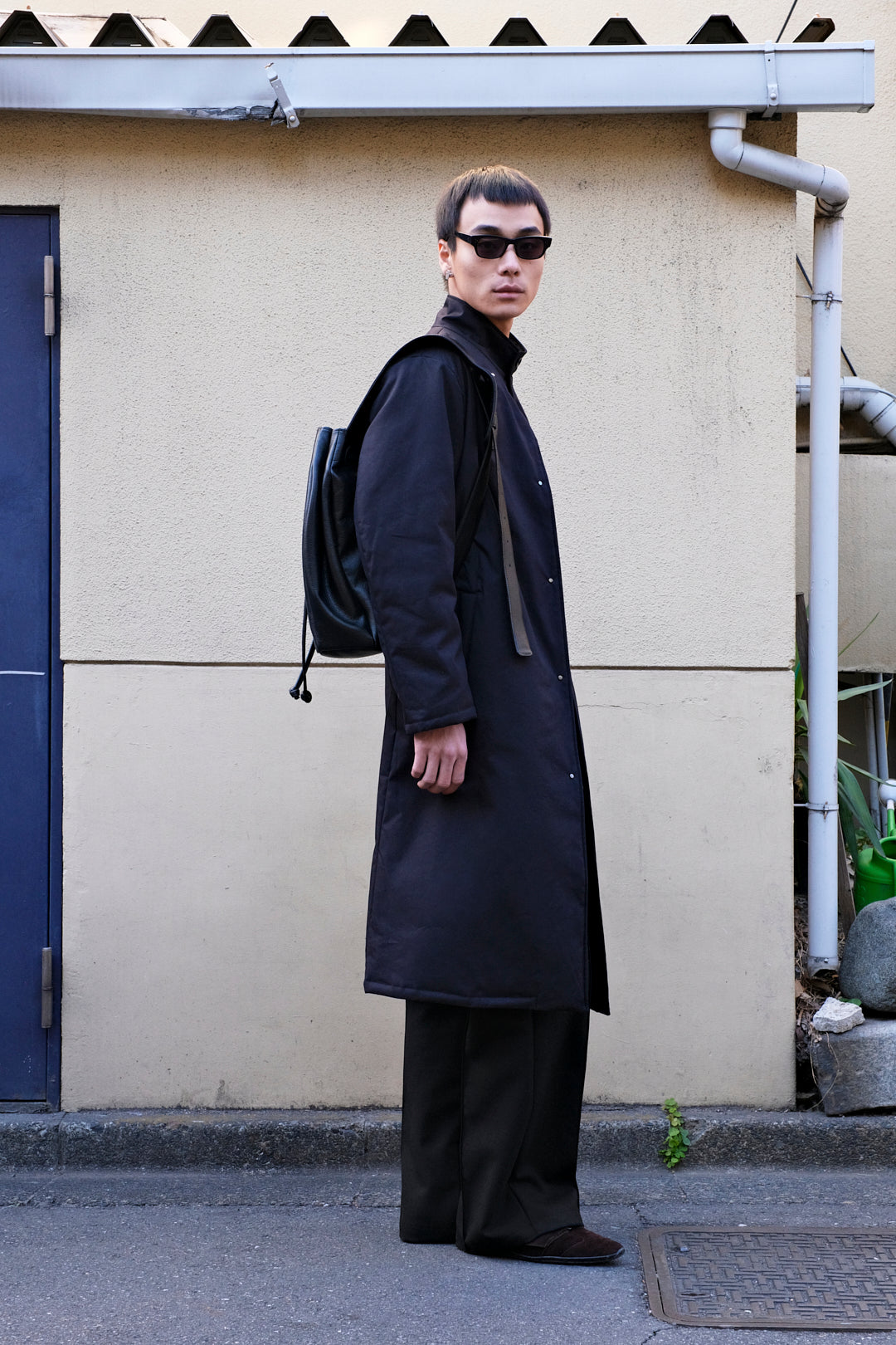 TECHNICAL COW LEATHER DRAWSTRING BAG / BLACK