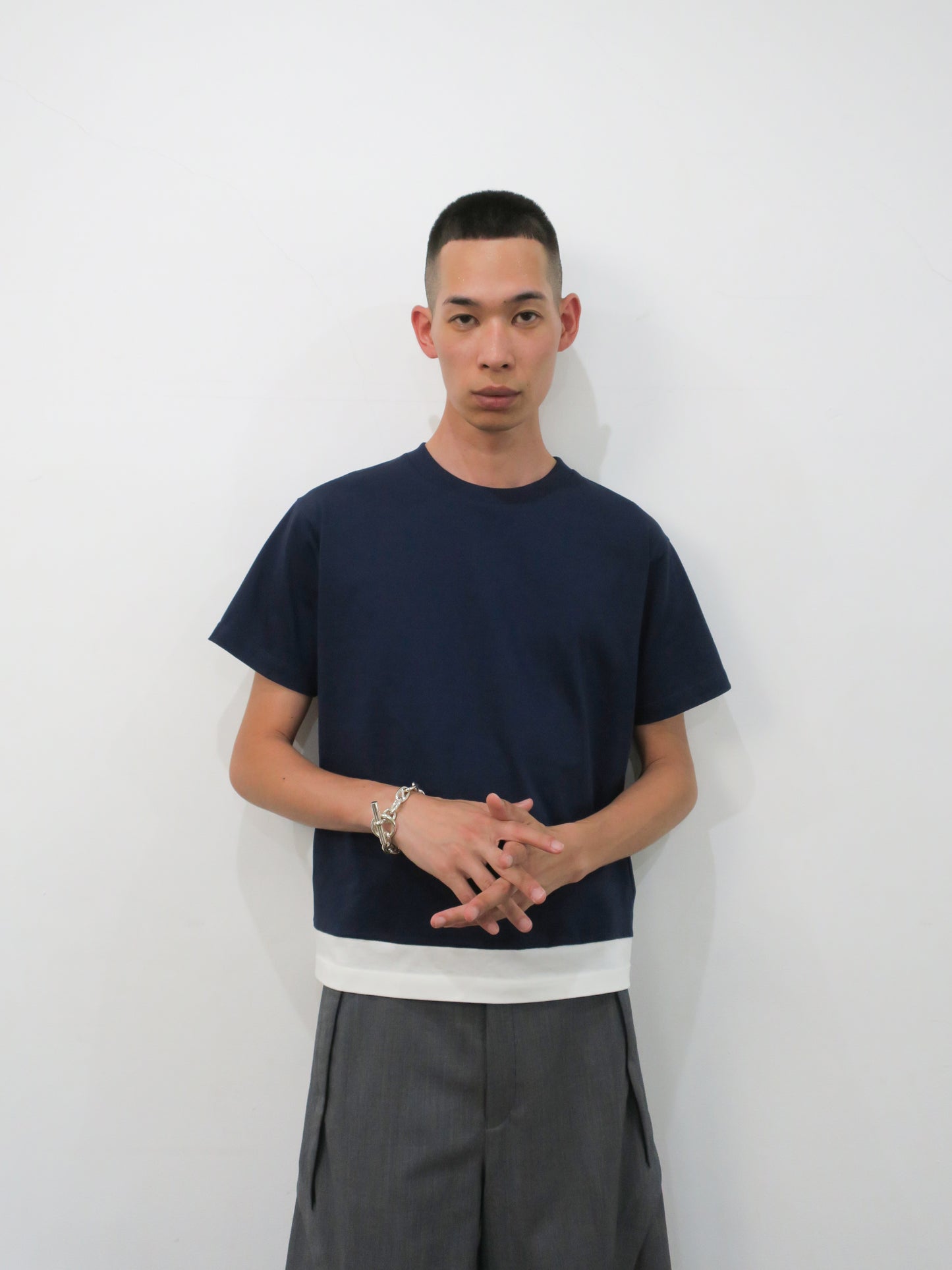CONTRAST HEM LAYERED T-SHIRTS / NAVY×O-W