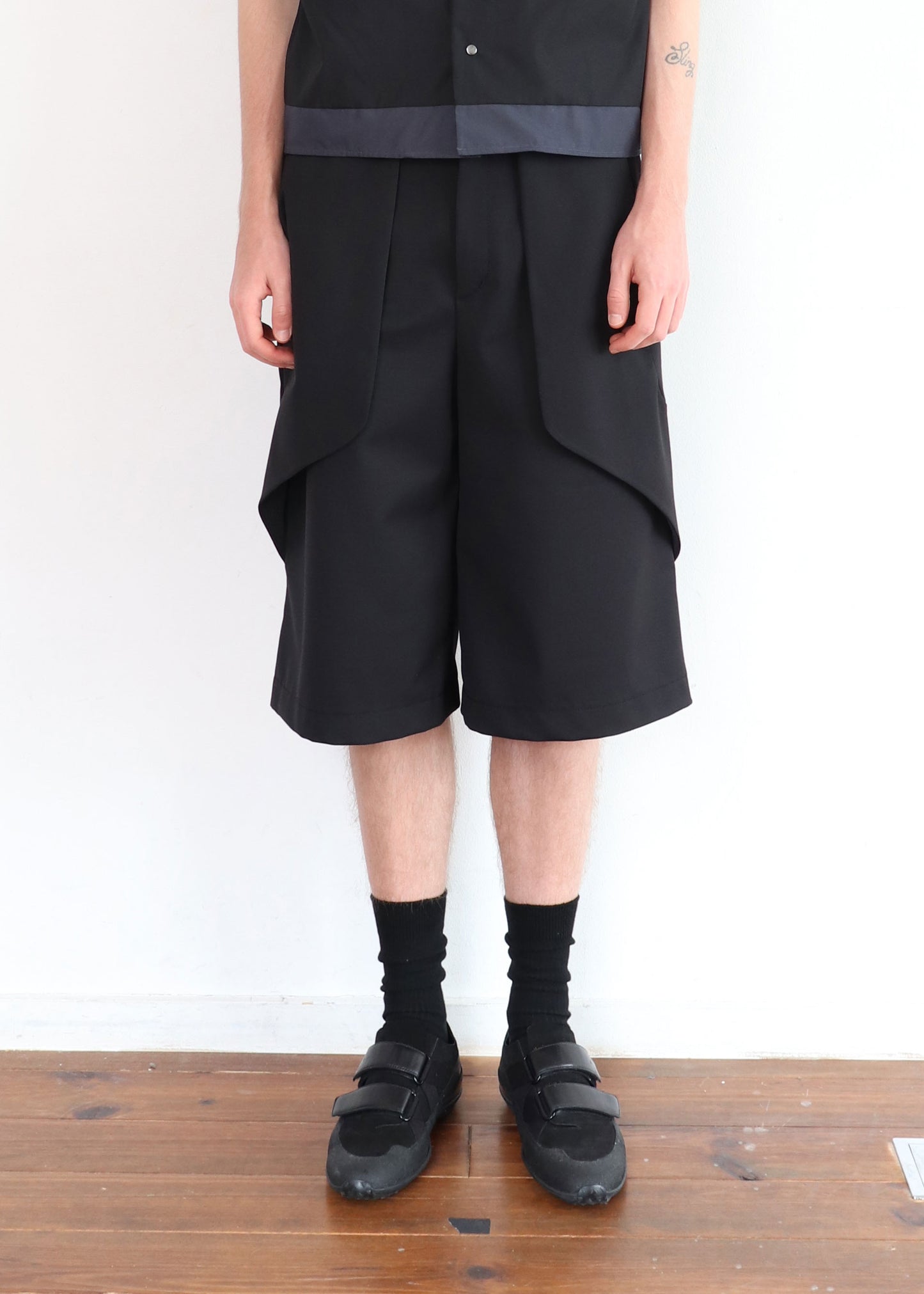 FLEX GABARDINE CROPPED WIDE TROUSERS/ BLACK