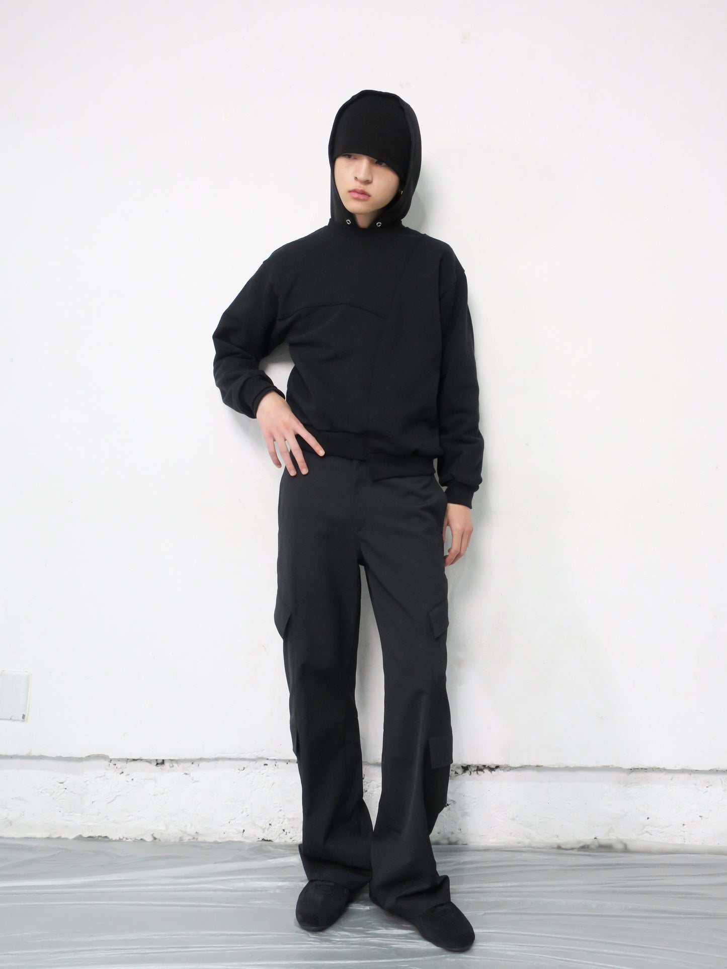 REBUILT TEXTURED PANEL CREWNECK SWEATSHIRT/ BLACK