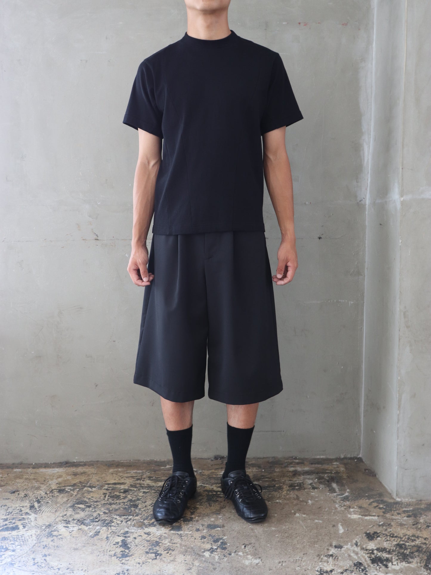STREAMED LINE ALL BLACK PANEL T-SH/ BLACK