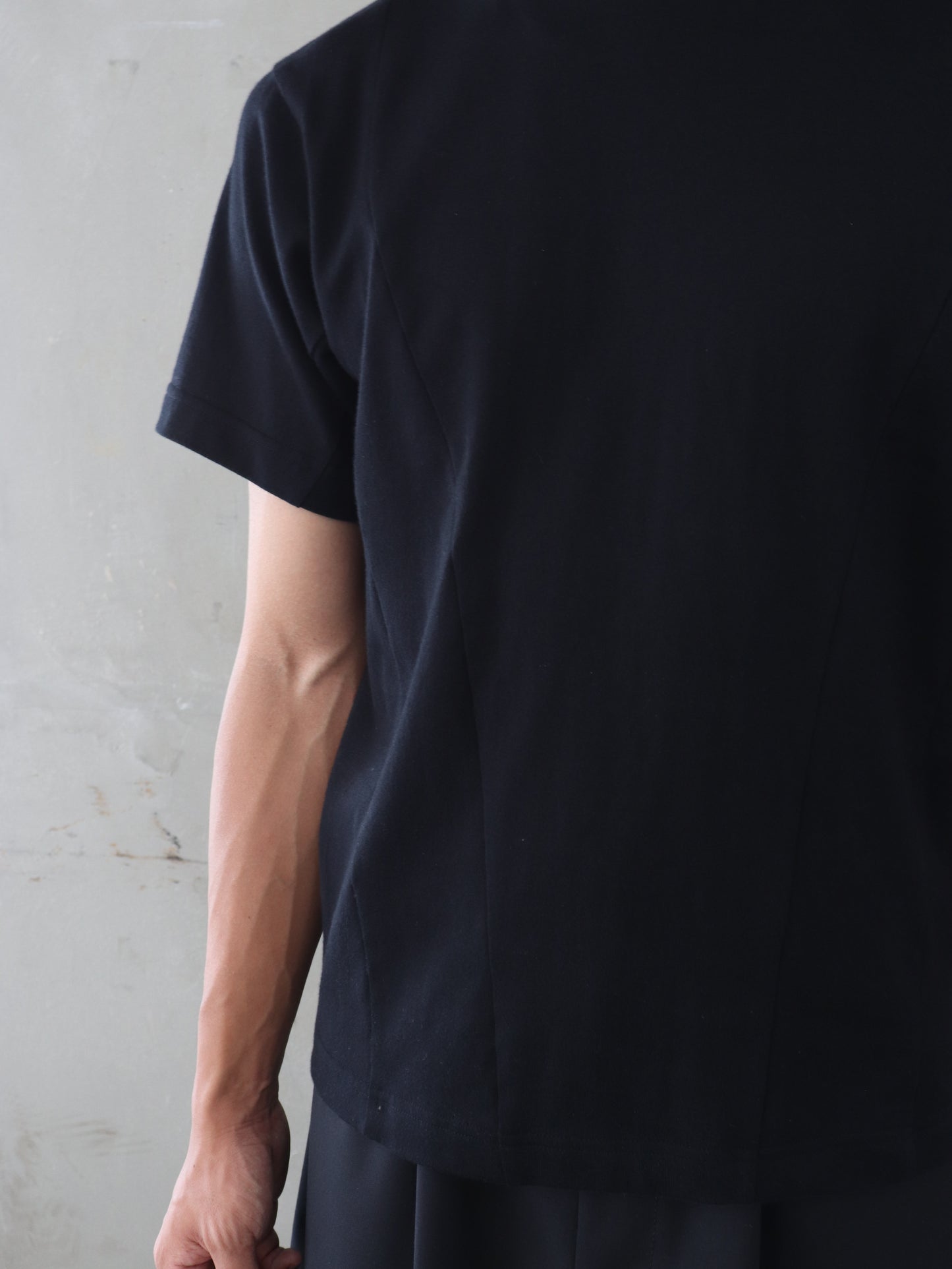 STREAMED LINE ALL BLACK PANEL T-SH/ BLACK
