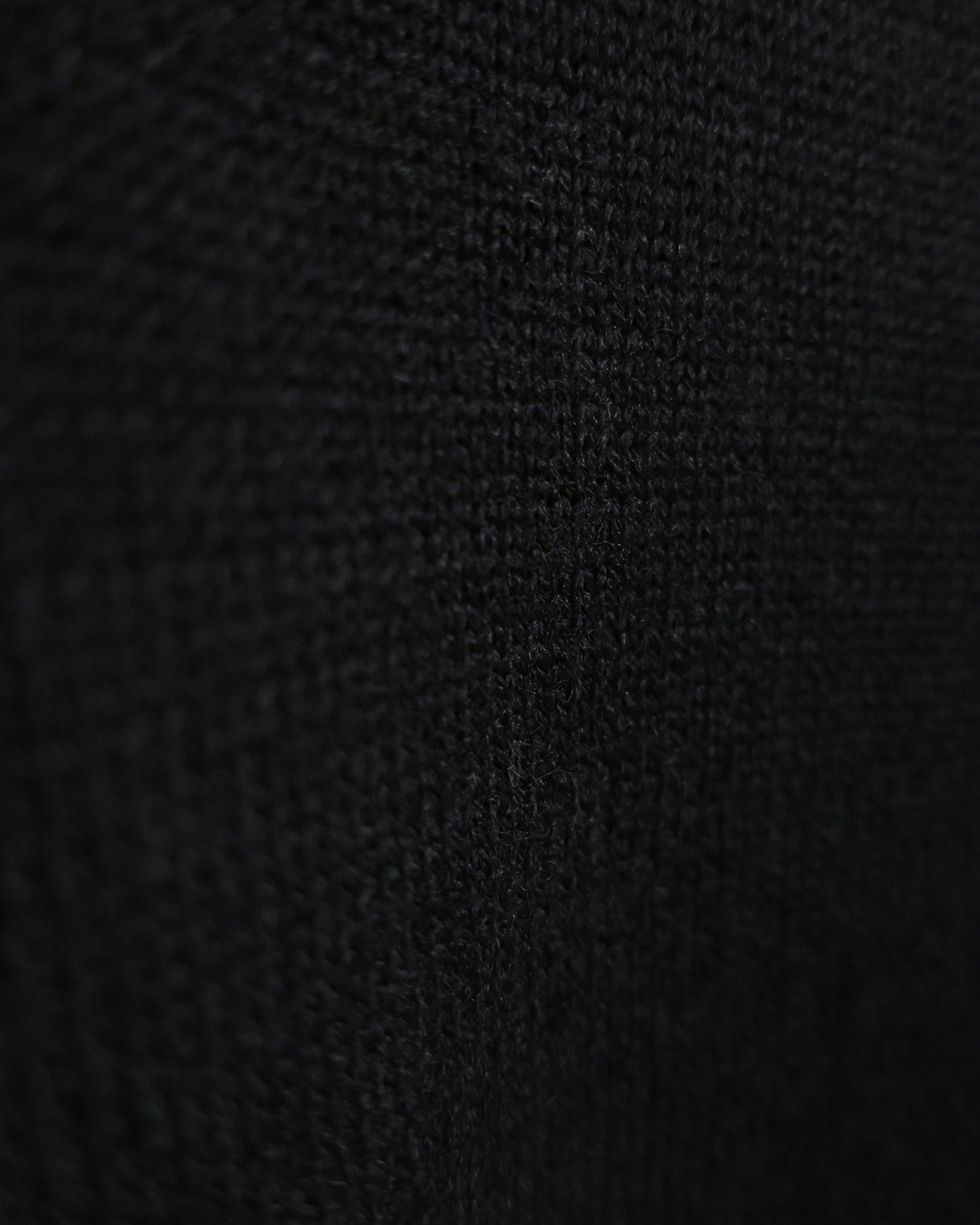 【LIMITED】LUX RIBLESS CROPPED 100%WOOL KNIT / BLACK