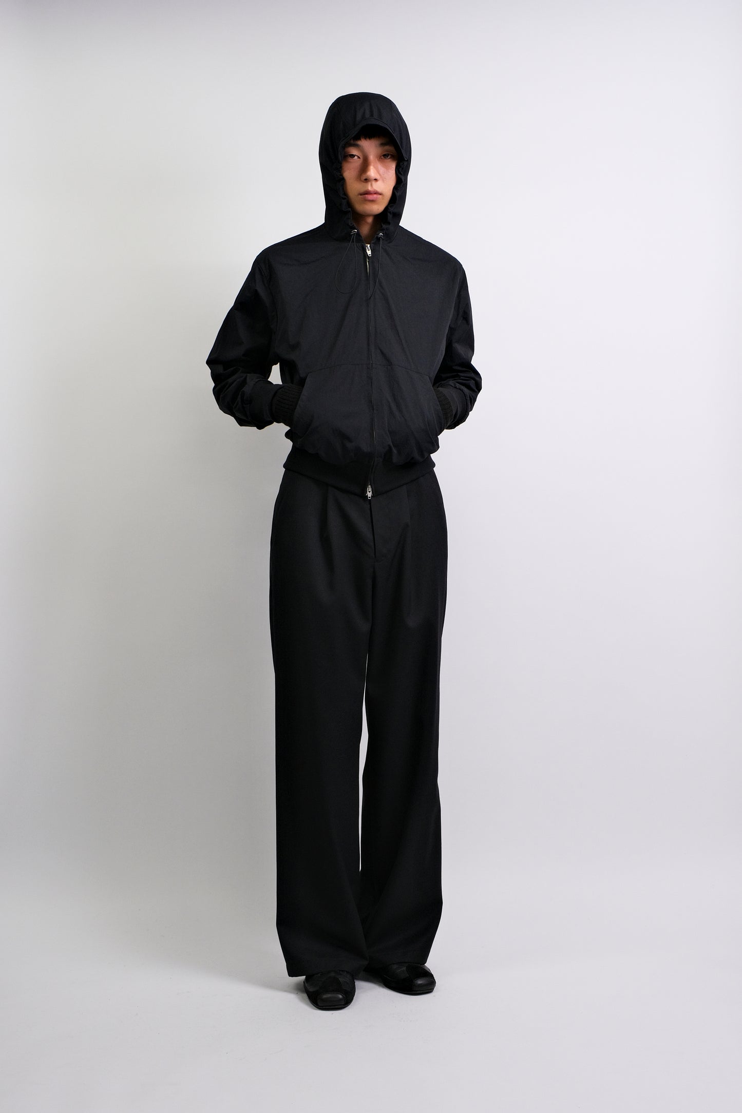 BRIMMED NYLON ZIP HOODIE/ BLACK