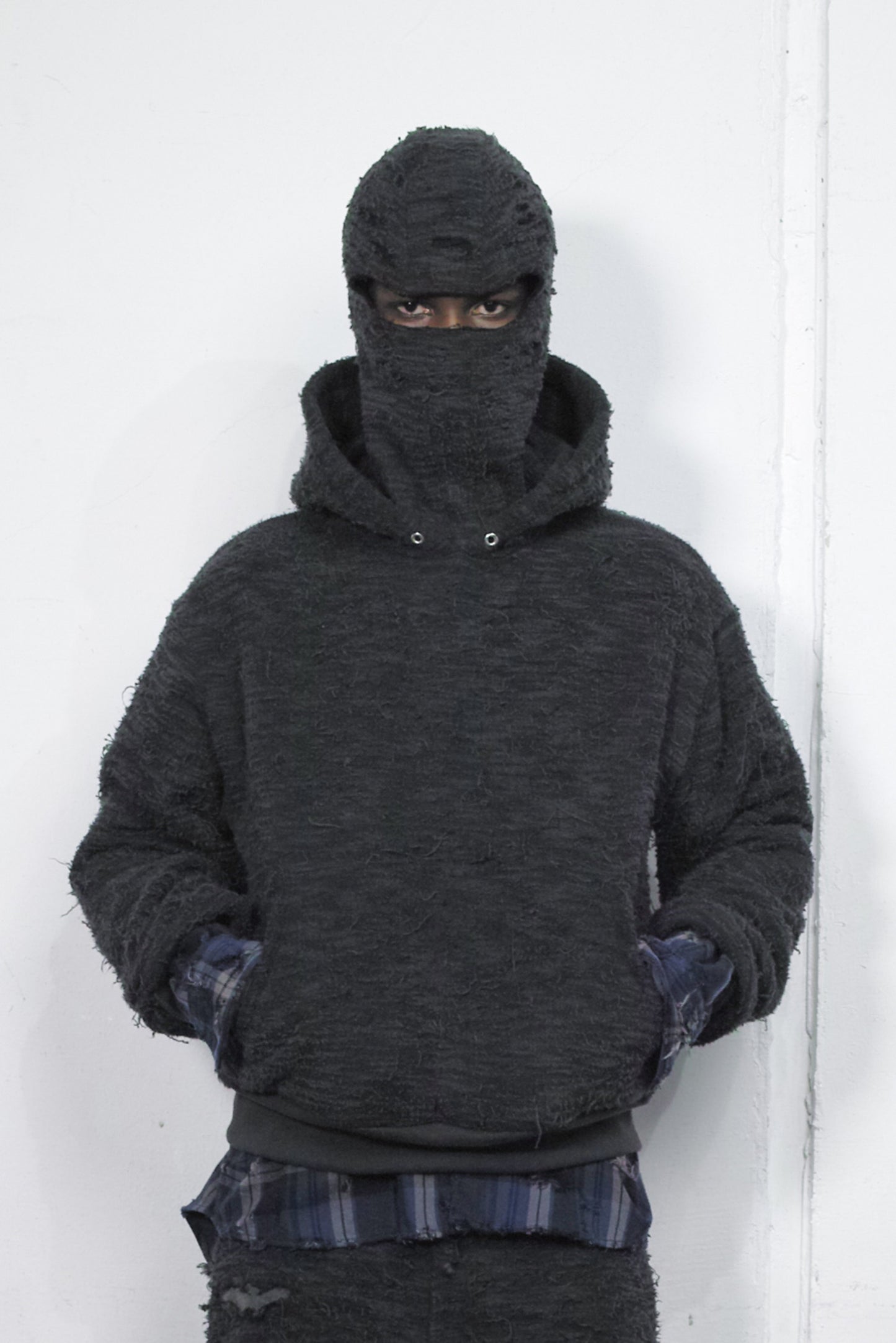 DISTRESSED FABRIC BALACLAVA / BLACK