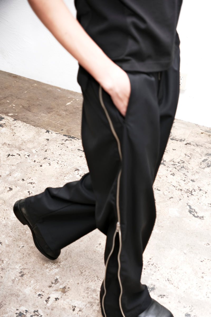 W ZIP HIGHTECH WIDE TROUSERS / BLACK